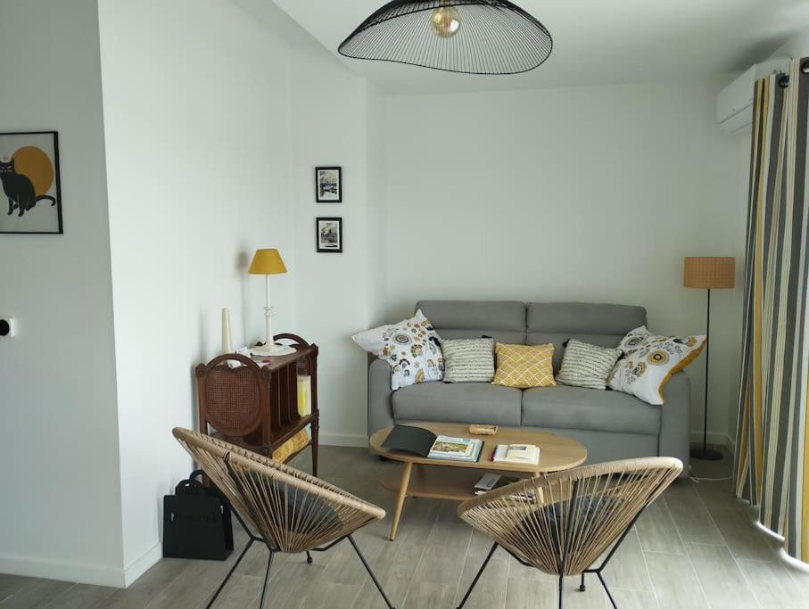 Appartement Climatise Au Coeur De La Provence Lac Et Parcs D'Attractions 10Mn Avignon Монтё Экстерьер фото